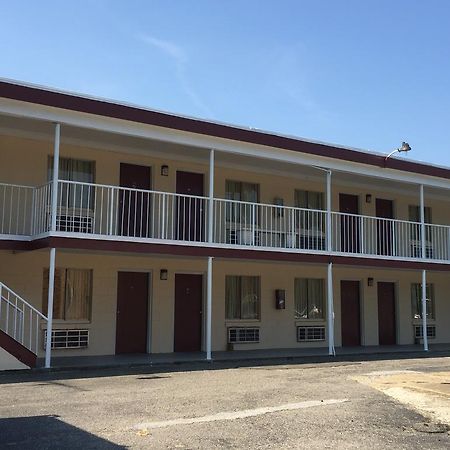 Fort Eustis Inn Ньюпорт-Ньюс Экстерьер фото